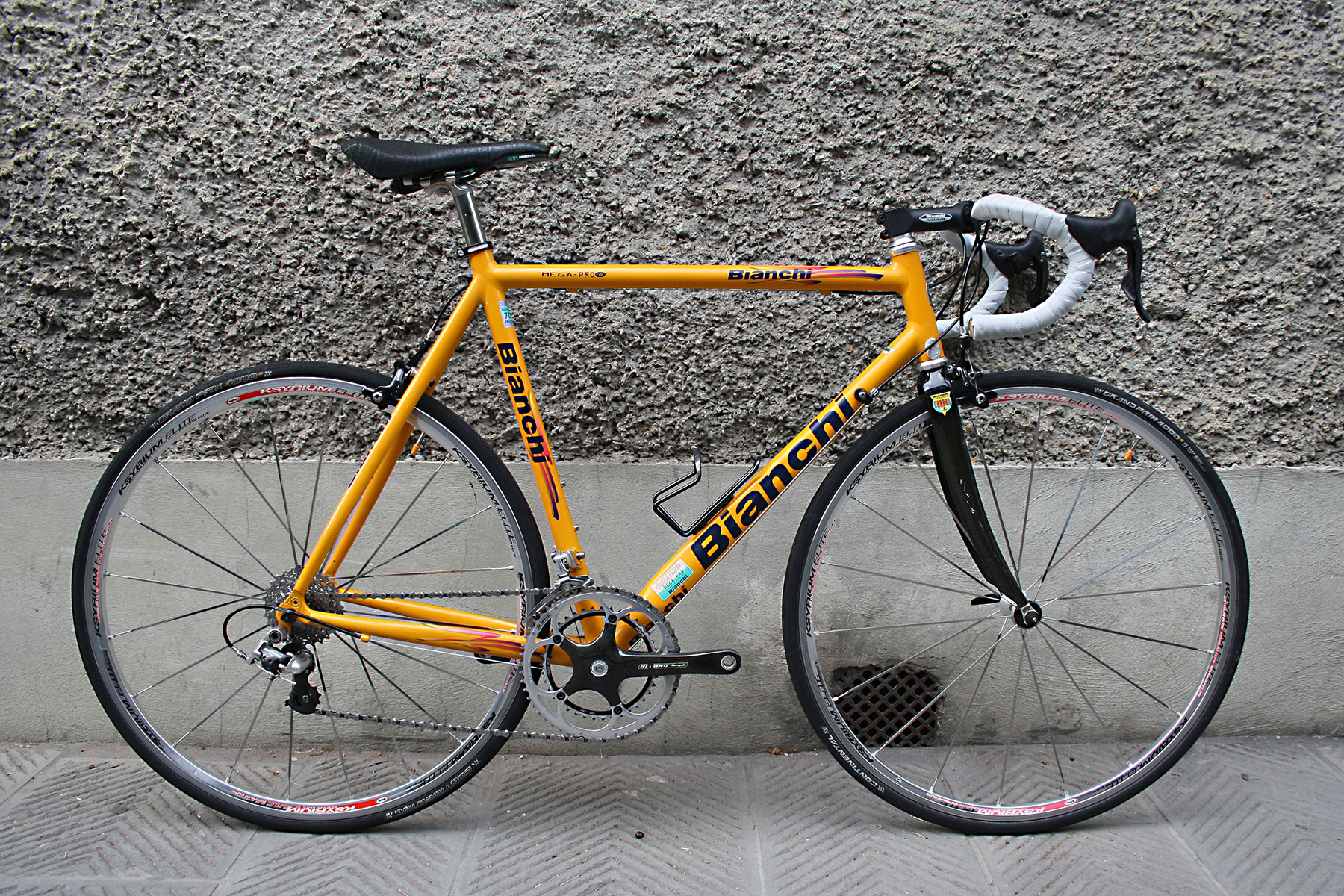 01_bianchi_megapro_al_campagnolo_record_carbon_tour